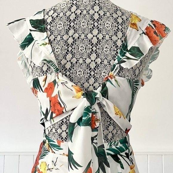 Pretty Little Thing White Tropical Print Cutout Tie Back Romper Size 2 - Picture 9 of 13